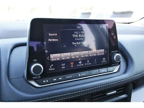Used 2023 Nissan Rogue SV FWD image 23