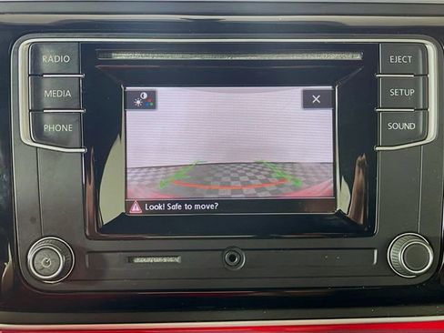 Used 2019 Volkswagen Beetle 2.0T S FWD image 14