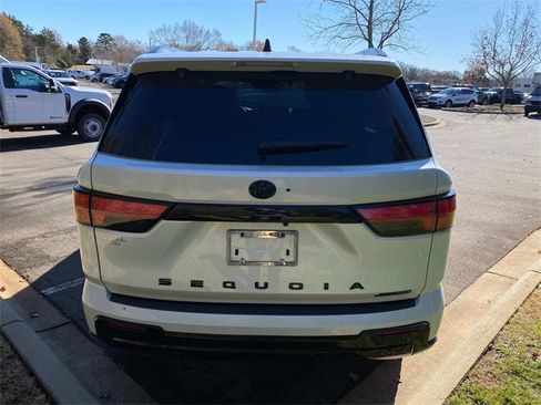 Used 2025 Toyota Sequoia Platinum image 33