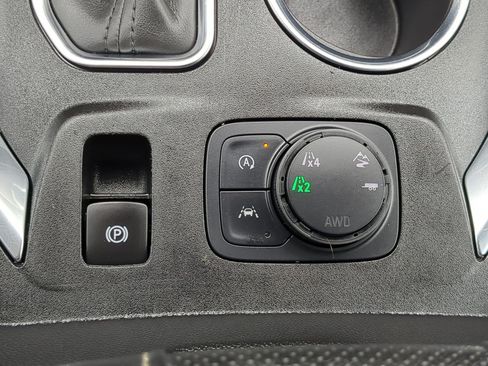Used 2023 Chevrolet Traverse Premier w/ Redline Edition AWD/4WD image 24