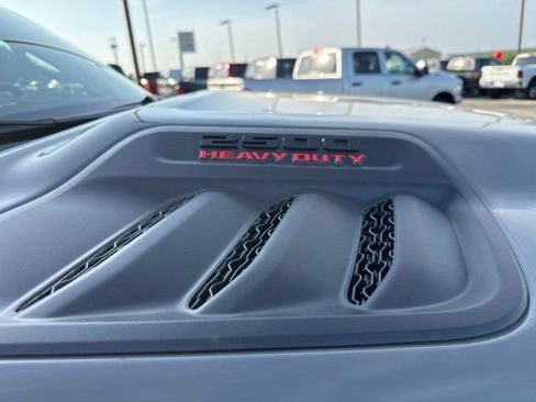 New 2026 RAM 2500 Laramie w/ Night Edition AWD/4WD image 9