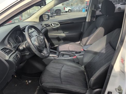 Used 2019 Nissan Sentra SV image 5