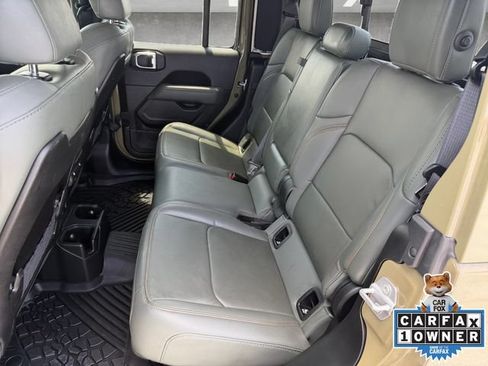 Used 2025 Jeep Gladiator Mojave AWD/4WD image 22