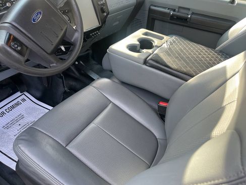 Used 2016 Ford F250 XL w/ Power Equipment Group AWD/4WD image 17
