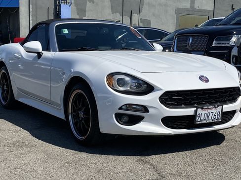 Used 2017 FIAT 124 Spider Lusso image 4