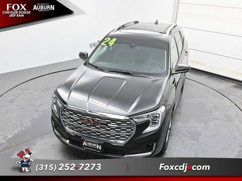 Used 2024 GMC Terrain Denali w/ Denali Premium Package image 29