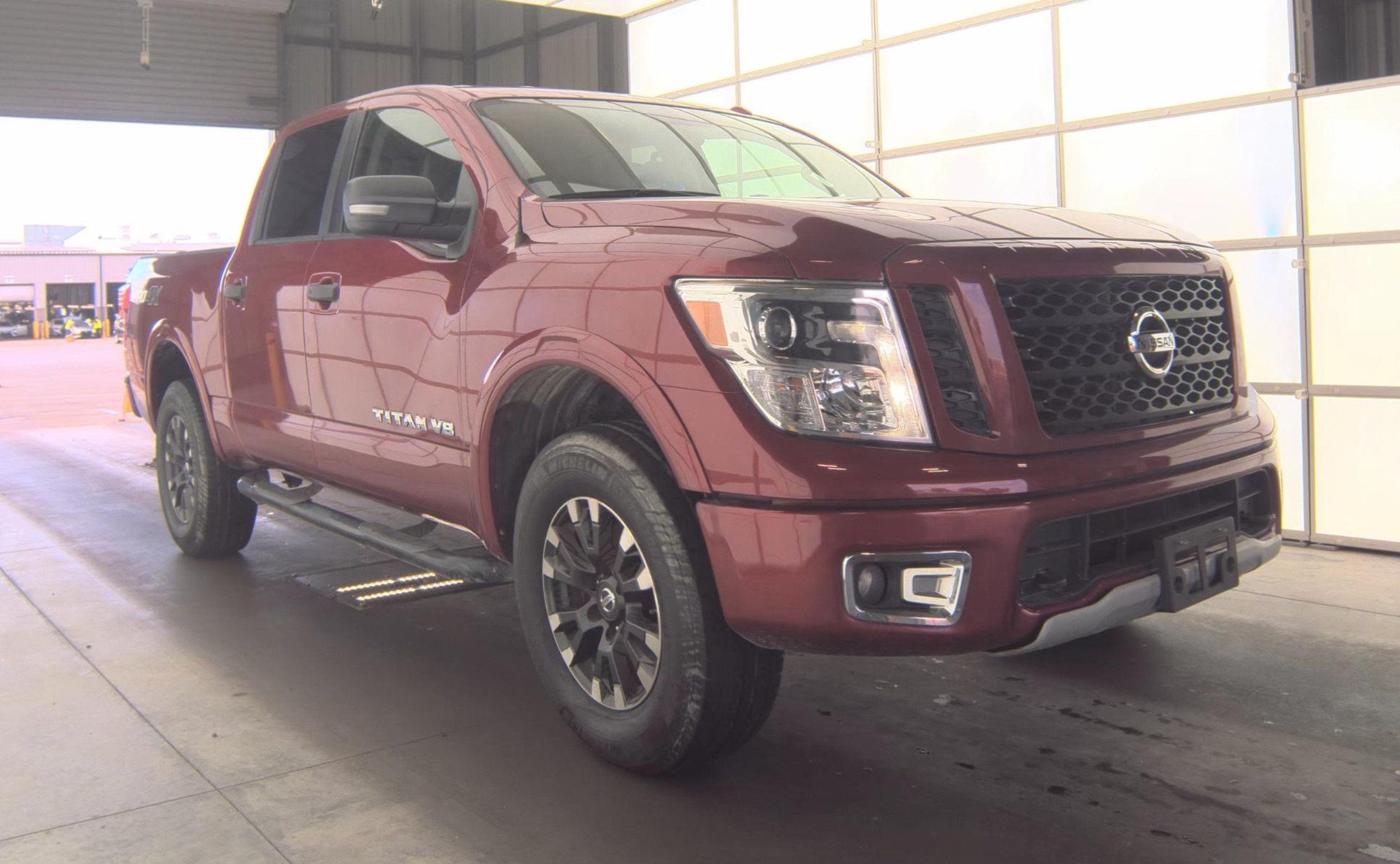 Used 2019 Nissan Titan PRO-4X AWD/4WD image 3
