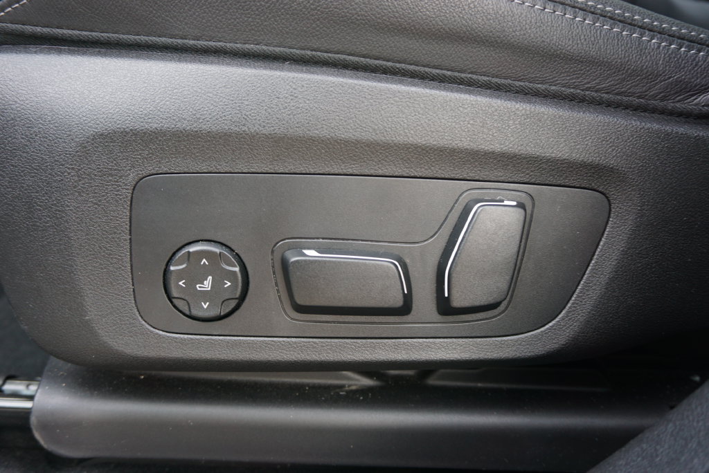 Used 2025 BMW X4 xDrive30i AWD/4WD image 20