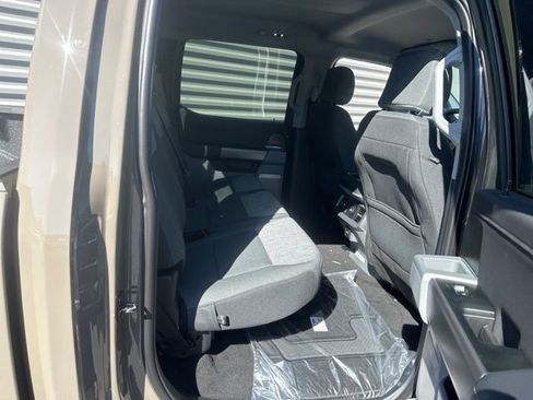 New 2026 Ford F250 XLT w/ XLT Premium Package RWD image 31