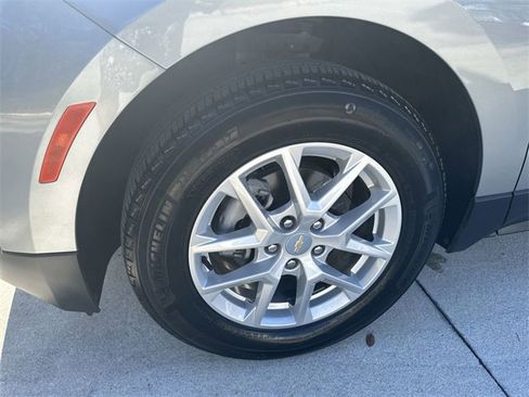 Used 2023 Chevrolet Equinox LT image 19