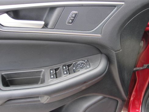 Used 2024 Ford Edge SEL image 12