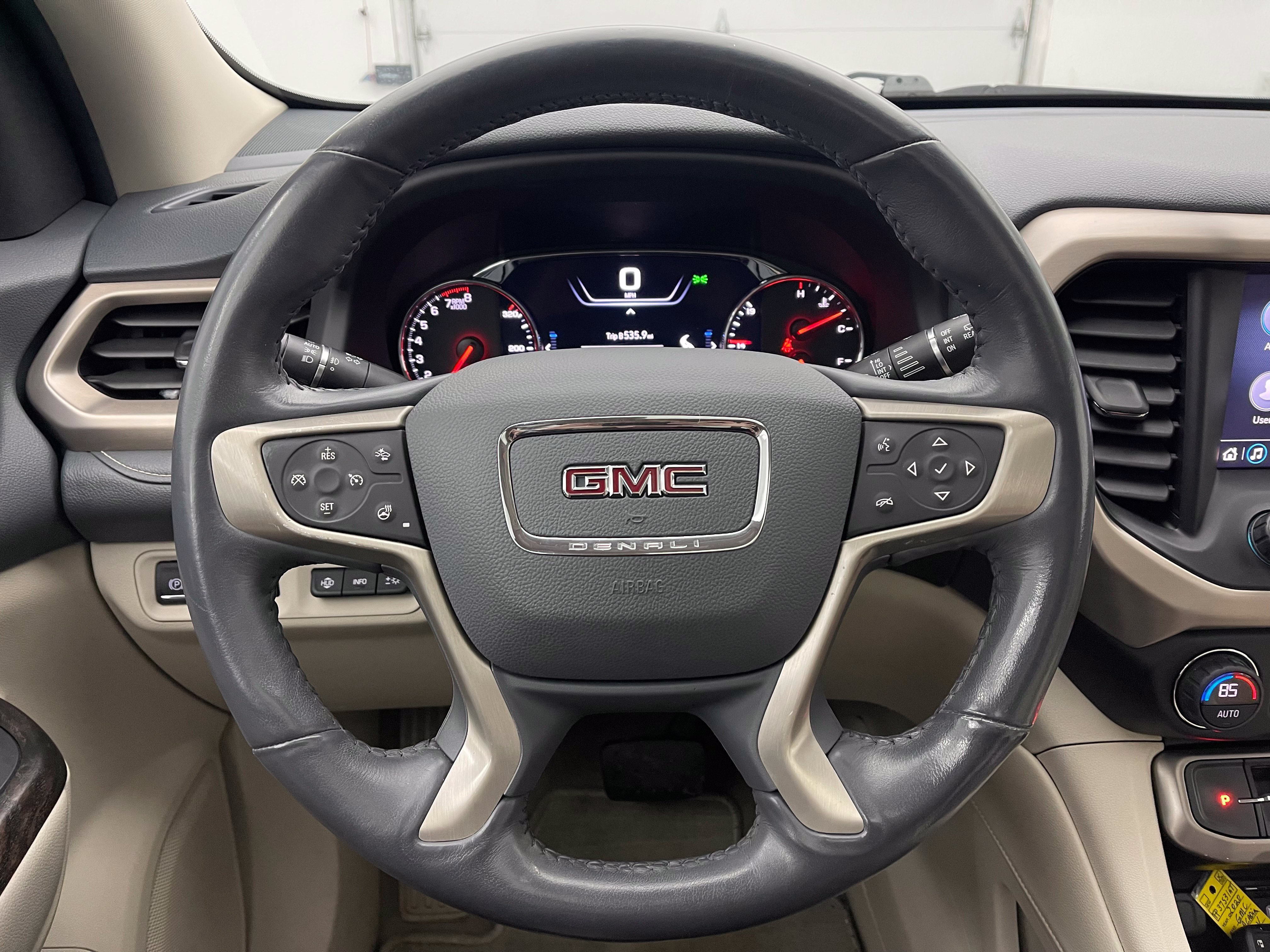 Used 2020 GMC Acadia Denali w/ Technology Package FWD image 19