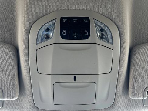 Used 2024 Chrysler Pacifica Limited FWD image 42