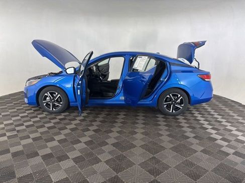 Used 2025 Nissan Sentra SV image 11