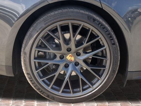 Used 2019 Porsche Panamera 4 AWD/4WD image 39