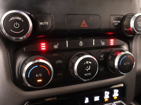 Used 2022 RAM 1500 Big Horn AWD/4WD image 7