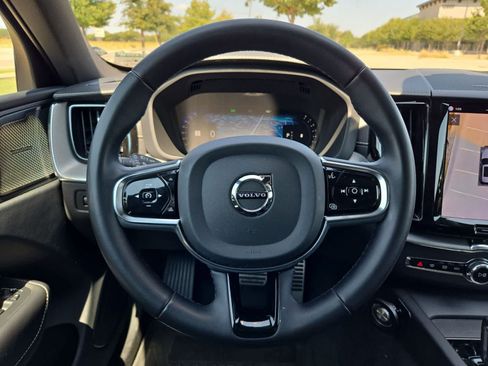 Used 2022 Volvo XC60 B6 R-Design w/ Advanced Package AWD/4WD image 22