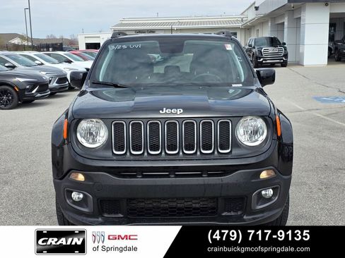Used 2018 Jeep Renegade Latitude AWD/4WD image 2