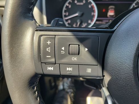 Used 2023 Nissan Rogue SV w/ SV Premium B Package FWD image 14