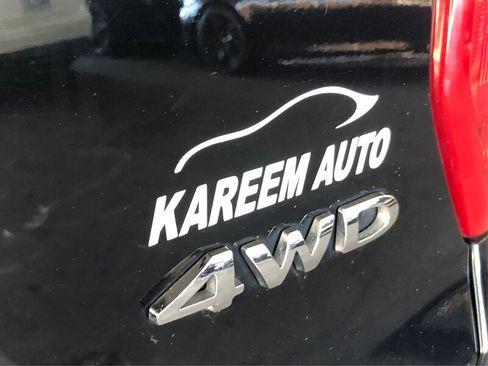 Used 2017 Ford Explorer XLT w/ Equipment Group 202A image 18