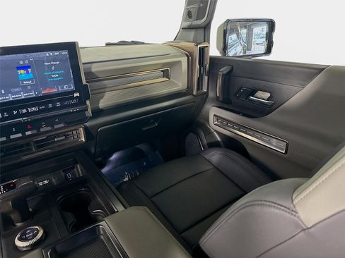 Used 2025 GMC Hummer EV 3X w/ LPO, Cargo Utility Package AWD/4WD image 26
