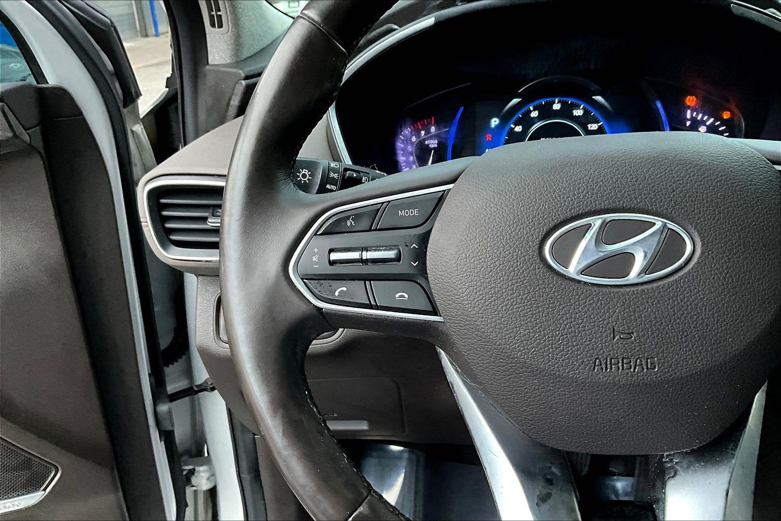 Used 2020 Hyundai Santa Fe Limited FWD image 10