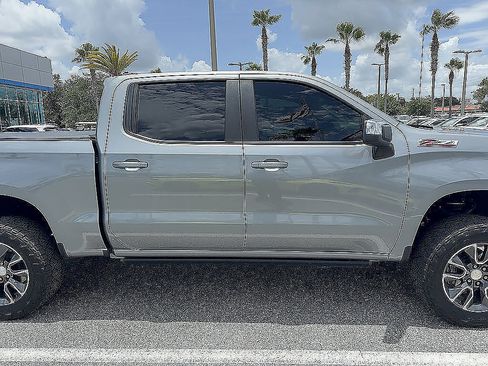 Used 2023 Chevrolet Silverado 1500 LT AWD/4WD image 13