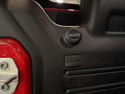 Used 2022 Jeep Wrangler Unlimited Sahara w/ Cold Weather Group image 35