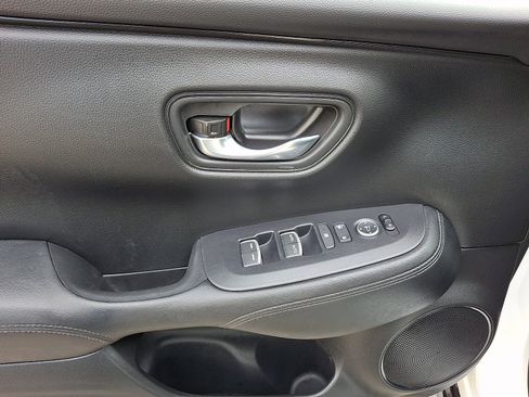 Used 2024 Honda HR-V EX-L image 12