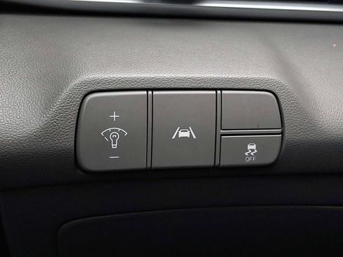 Used 2023 Hyundai Elantra SEL image 19