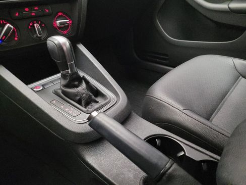 Used 2017 Volkswagen Jetta SE FWD image 26