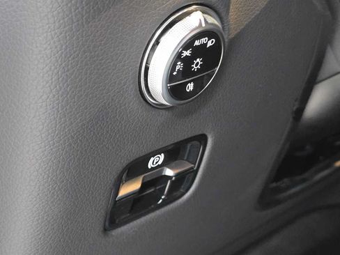 Certified 2026 Mercedes-Benz GLC 300 4MATIC image 25