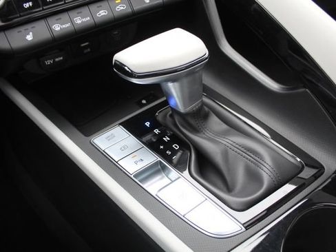 Used 2024 Hyundai Elantra Limited FWD image 28