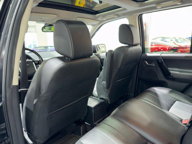 Used 2015 Land Rover LR2 AWD/4WD image 7