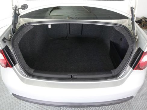 Used 2010 Volkswagen Jetta Limited Edition FWD image 24