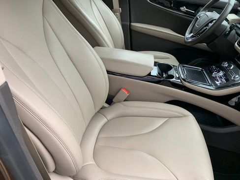 Used 2022 Lincoln Nautilus AWD image 13