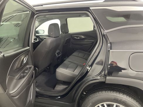 Used 2022 GMC Terrain SLE image 13