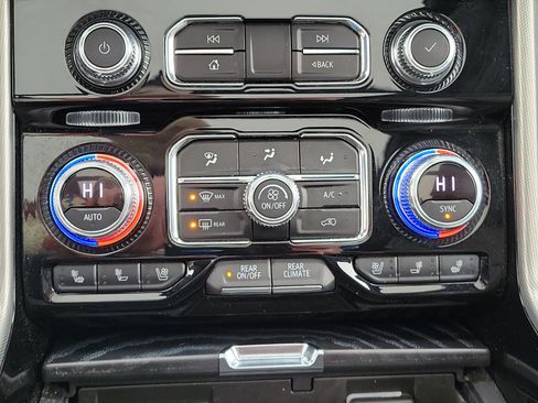 Used 2021 GMC Yukon Denali image 28