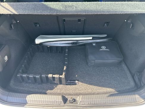 Used 2022 Volkswagen Golf R image 44