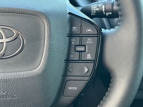 Used 2025 Toyota Prius XLE FWD image 20