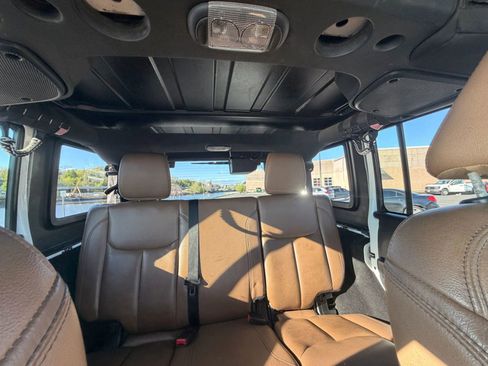 Used 2016 Jeep Wrangler Unlimited Sahara w/ Connectivity Group image 38