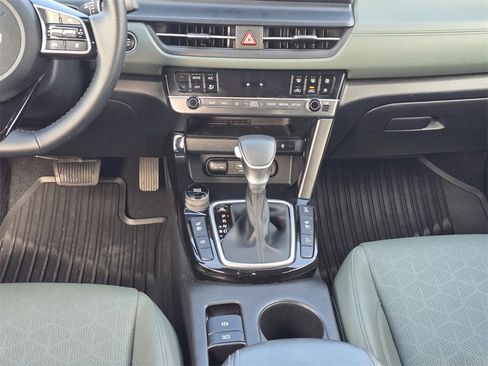 Used 2024 Kia Seltos SX w/ SX Sunroof Package image 17