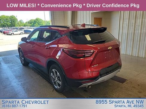 Used 2024 Chevrolet Blazer LT w/ Convenience Package FWD image 2