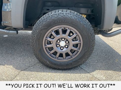 Used 2020 Chevrolet Colorado ZR2 w/ Colorado ZR2 Bison Edition AWD/4WD image 10