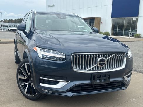 Used 2023 Volvo XC90 B5 Plus w/ Protection Package Premier AWD/4WD image 3