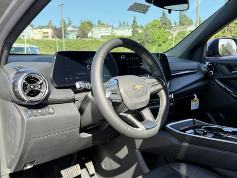 Used 2026 Chevrolet Equinox LT w/ Convenience Package II AWD/4WD image 12