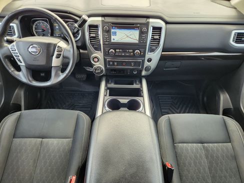 Used 2018 Nissan Titan SV w/ SV Convenience Package image 26