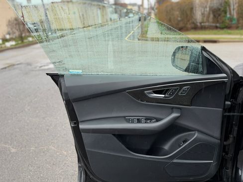 Used 2019 Audi Q8 Premium Plus w/ Premium Plus image 16