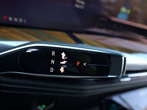 Used 2025 Cadillac Escalade Sport Platinum RWD image 30