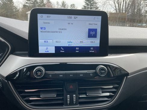 Certified 2022 Ford Escape SE w/ Cold Weather Package image 19